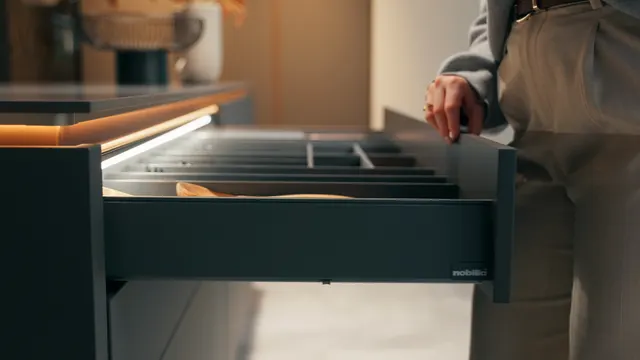 nBOX — výměna profilu v dekoru ořechu